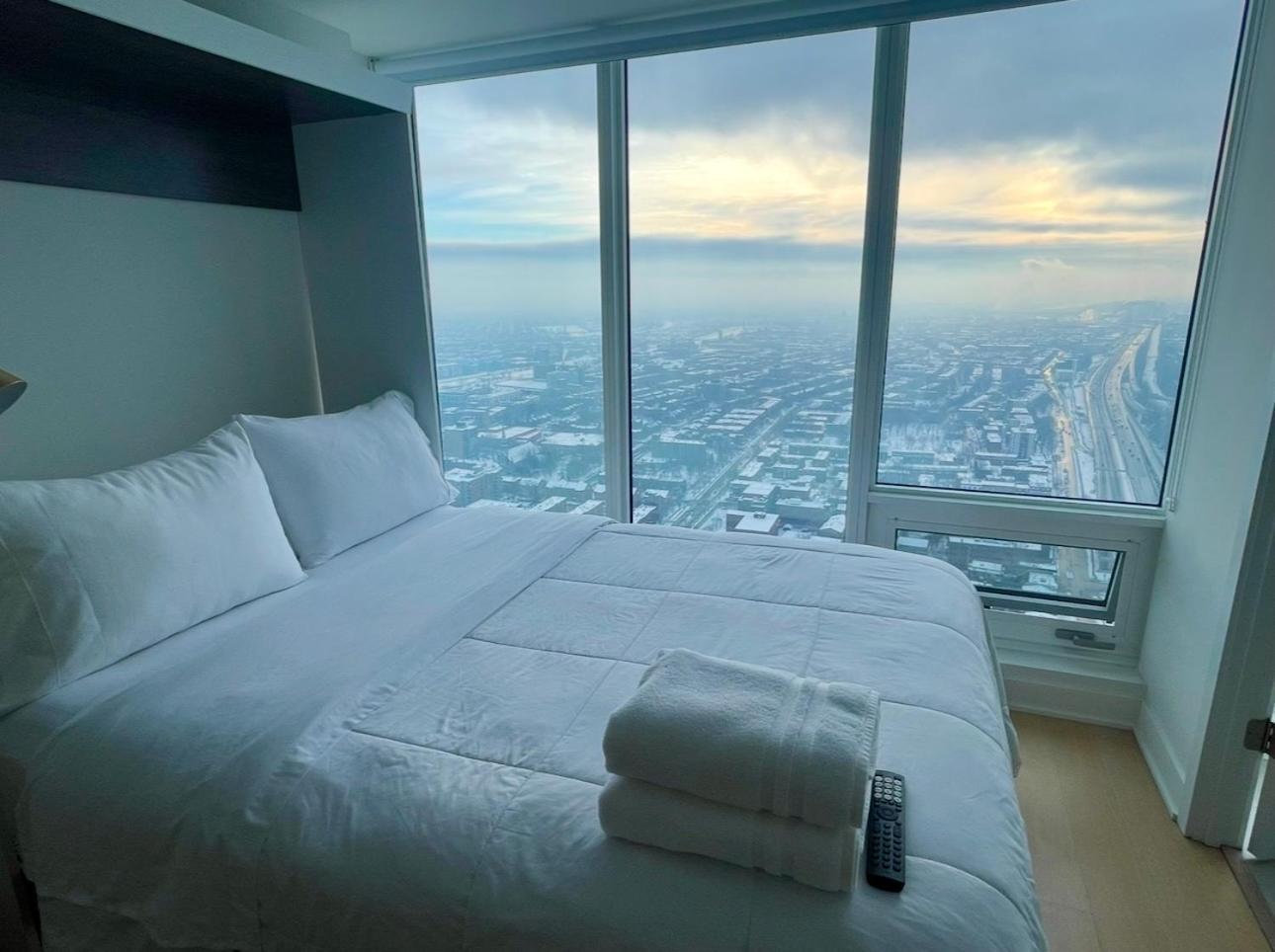 Spectacular Skyline Views - Downtown Montreal - Luxury Condo & Penthouse 客房 照片