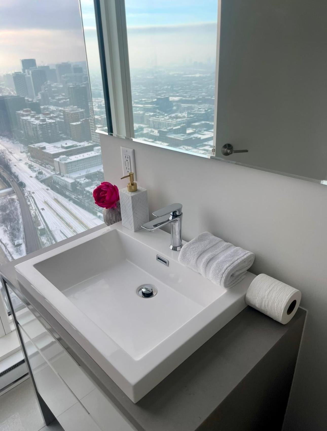 Spectacular Skyline Views - Downtown Montreal - Luxury Condo & Penthouse 客房 照片